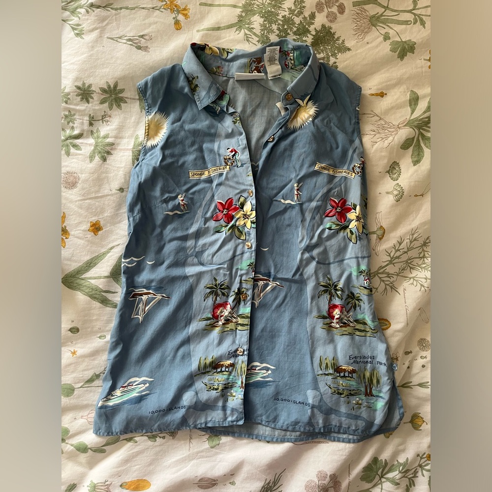 Liz Claiborne Kitschy Florida-print 100% Silk Sleeveless Button-down